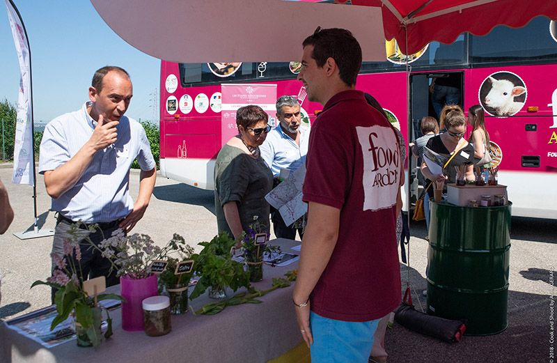 Capfruit avait également invité le car Foud’Ardèche pour une animation conviviale autour des produits du terroir ardéchois. © Cook and Shoot by Aline Gérard